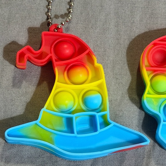 Colorful Pop Fidget Keychain Set - Picture 4 of 7